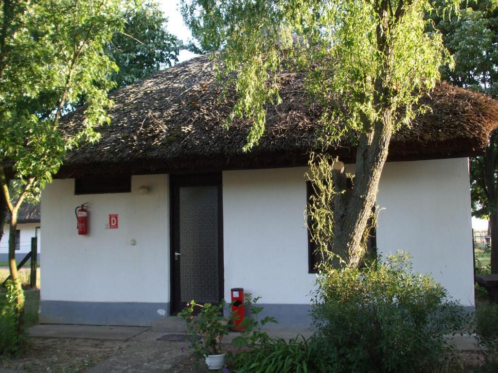 Patkos Motel Tiszafüred Εξωτερικό φωτογραφία
