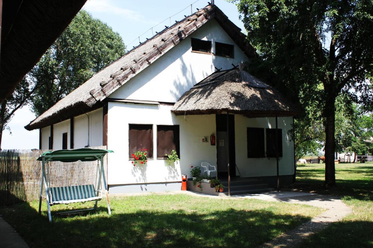 Patkos Motel Tiszafüred Εξωτερικό φωτογραφία